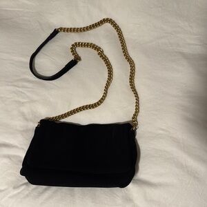 Elegant Black Shoulder Bag with Gold Chain